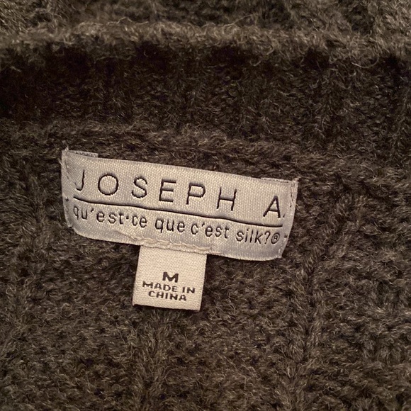 Beautiful charcoal gray, oversized cable knit sweater - Picture 4 of 6